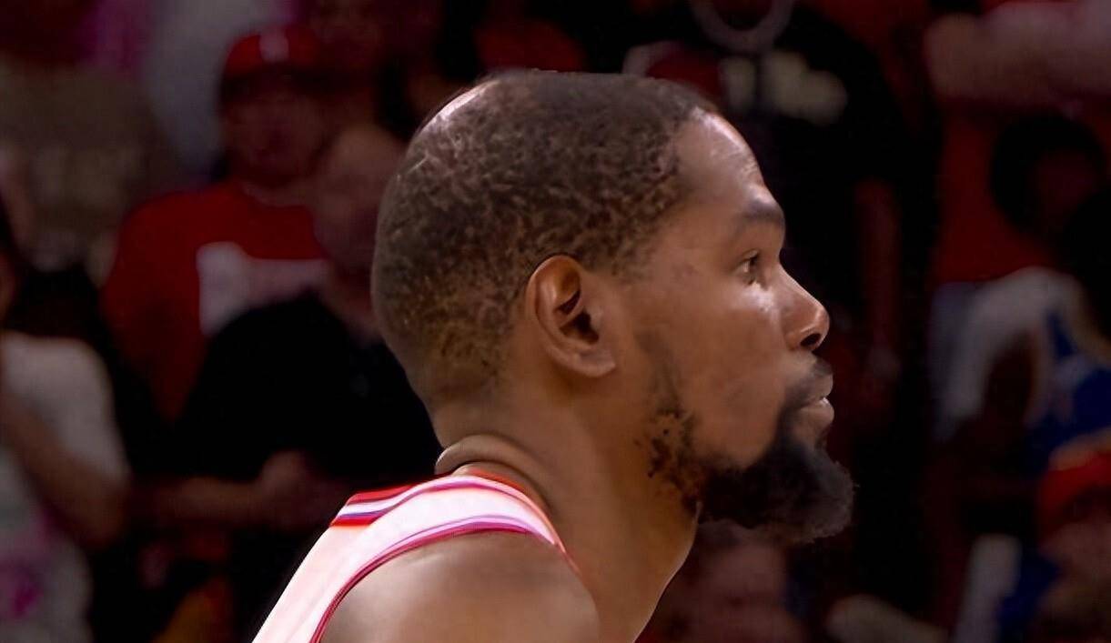 纽卡斯尔外线爆发备战葡超埃因霍温战术微调备战CBA常规赛，杜兰特在西班牙队比赛中出色防守看傻球迷的简单介绍