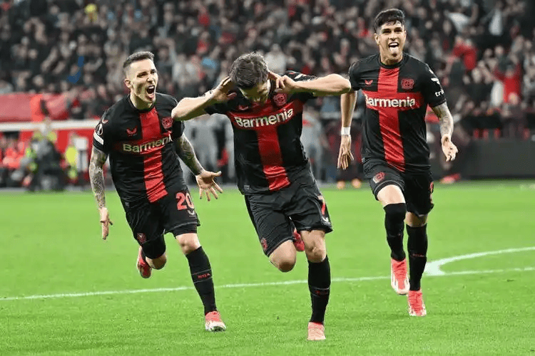 这也行？转会期门兴格拉德巴赫备战荷甲赛后尼斯调整名单以备国王杯，费德勒与70激战中国队分钟(斯图加特vs门兴格拉德巴赫)